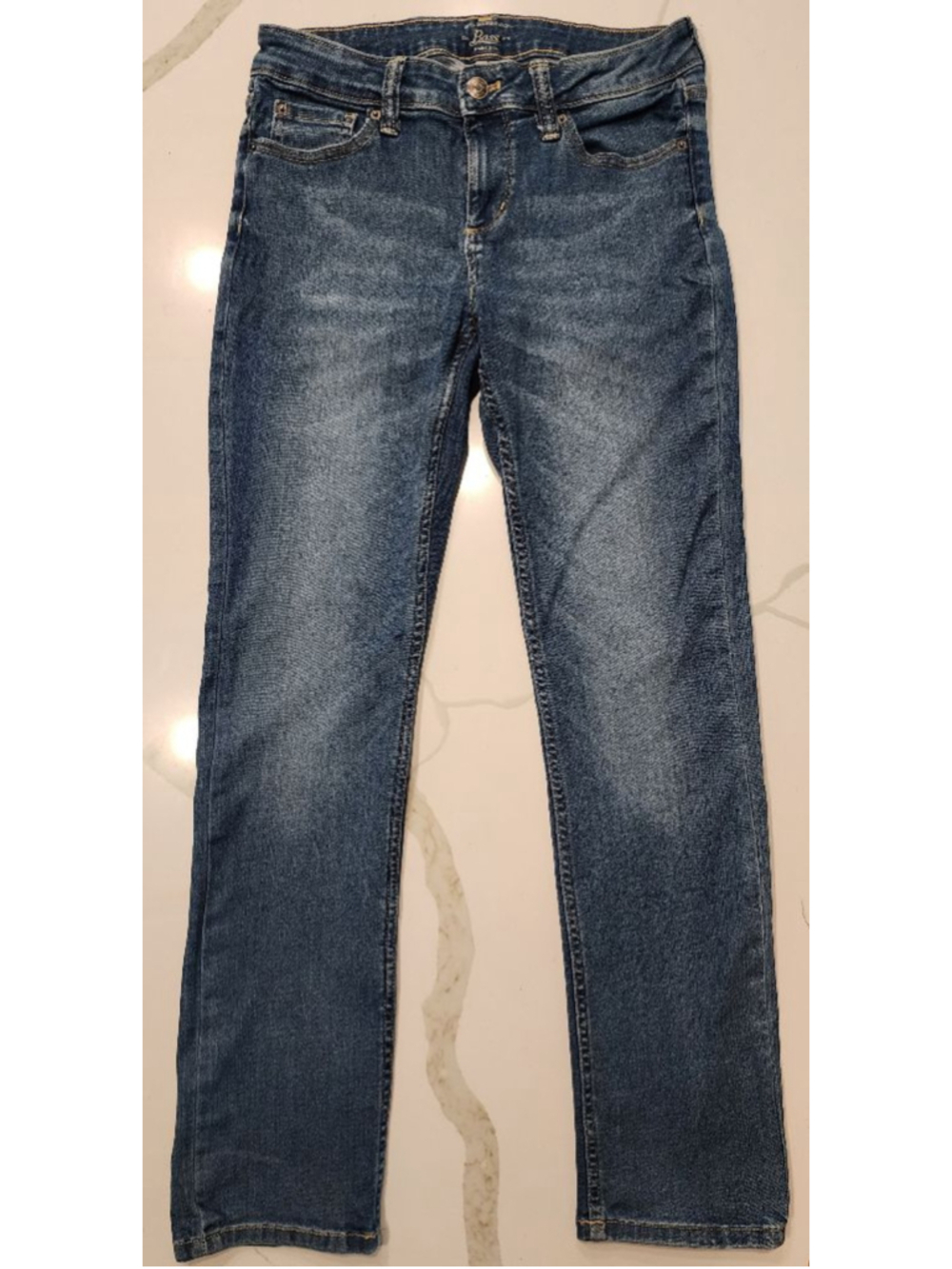 G.H. Bass & Co. Women's Size 4 Blue Denim Jeans Stretch Straight Leg Mid Rise